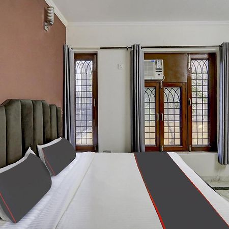 Готель Super Capital O Uk House Residency Ґурґаон Екстер'єр фото