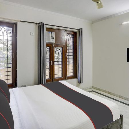 Готель Capital O Uk House Residency Ґурґаон Екстер'єр фото