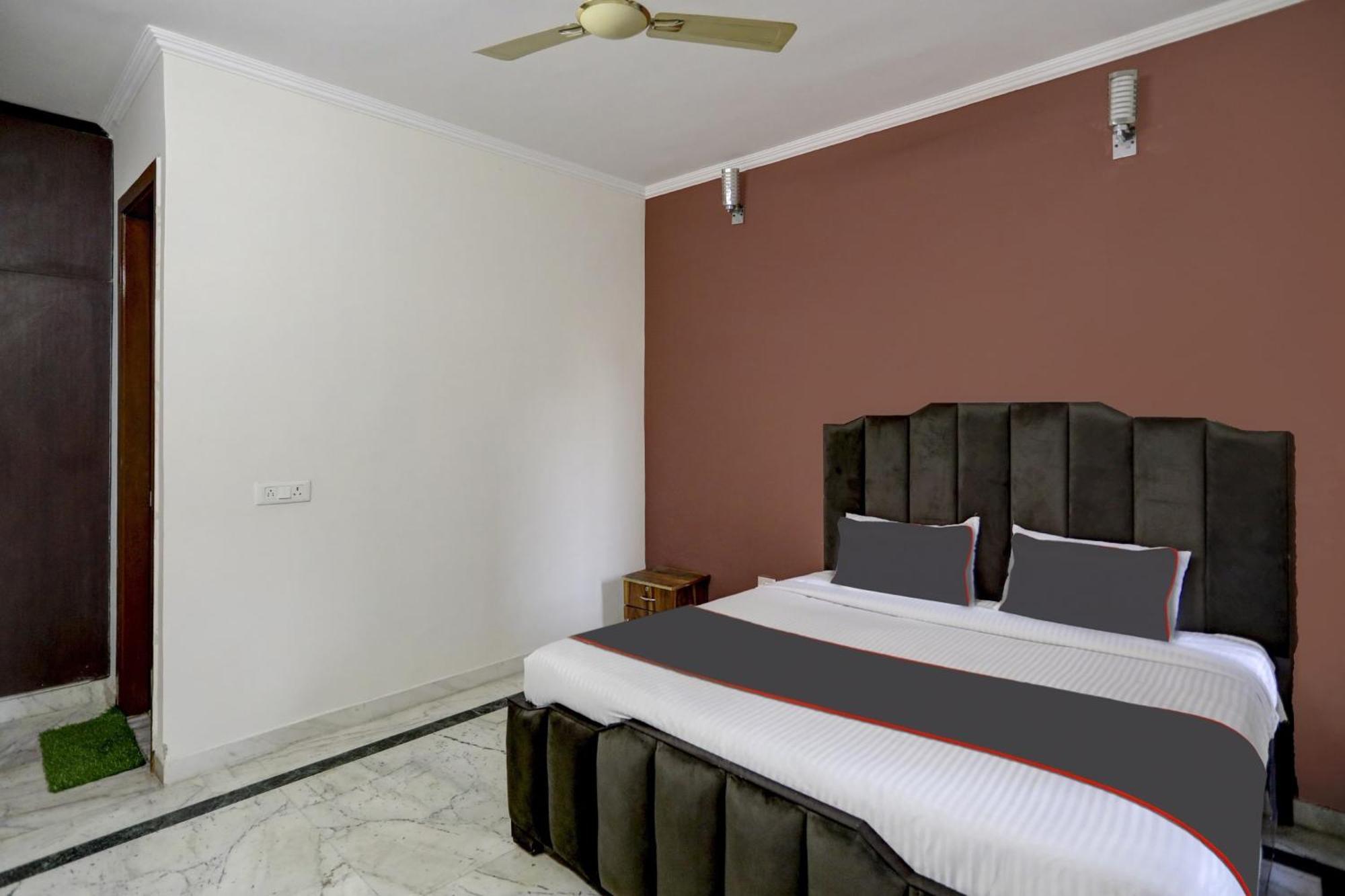 Готель Super Capital O Uk House Residency Ґурґаон Екстер'єр фото