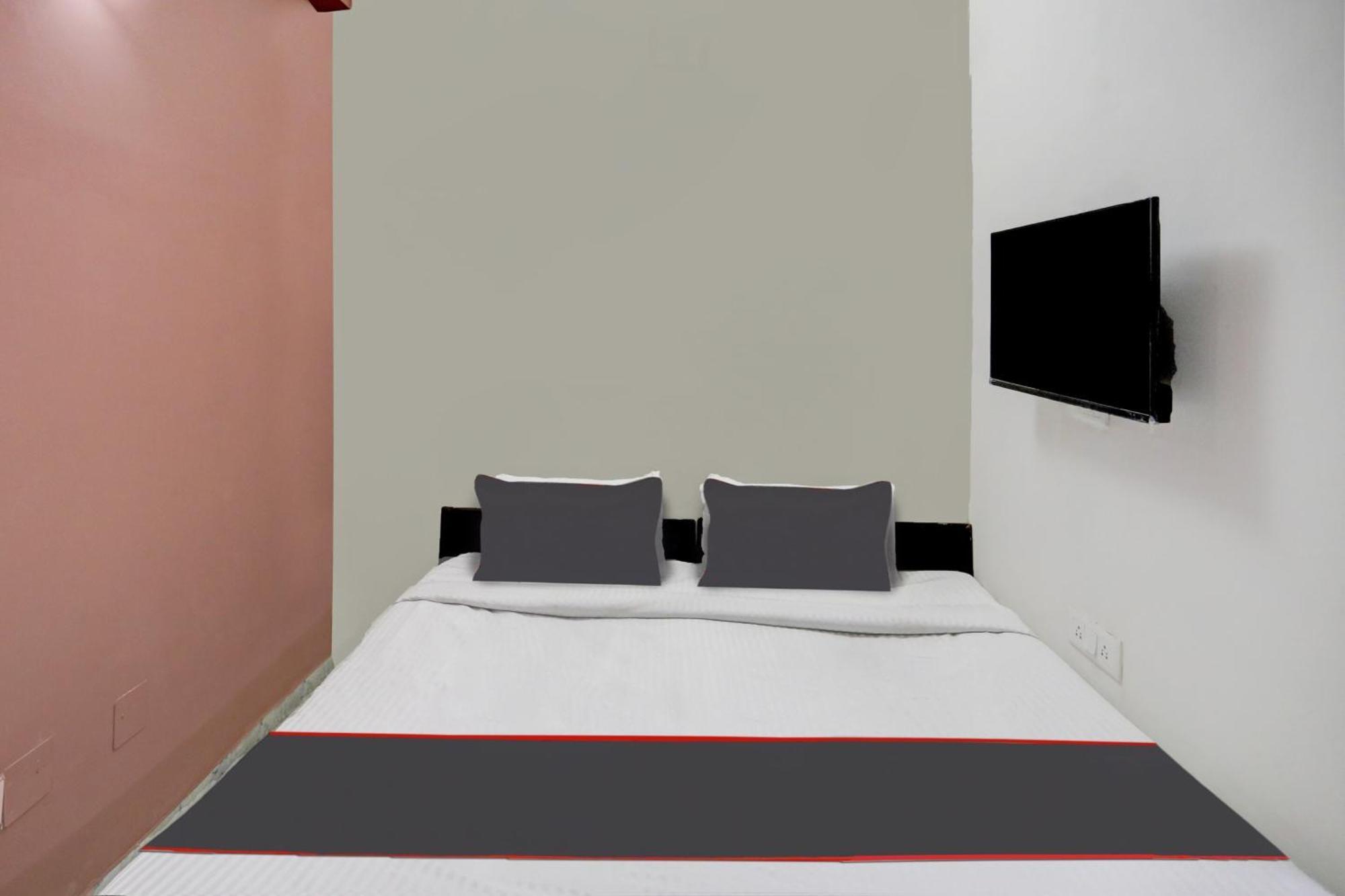 Готель Capital O Uk House Residency Ґурґаон Екстер'єр фото
