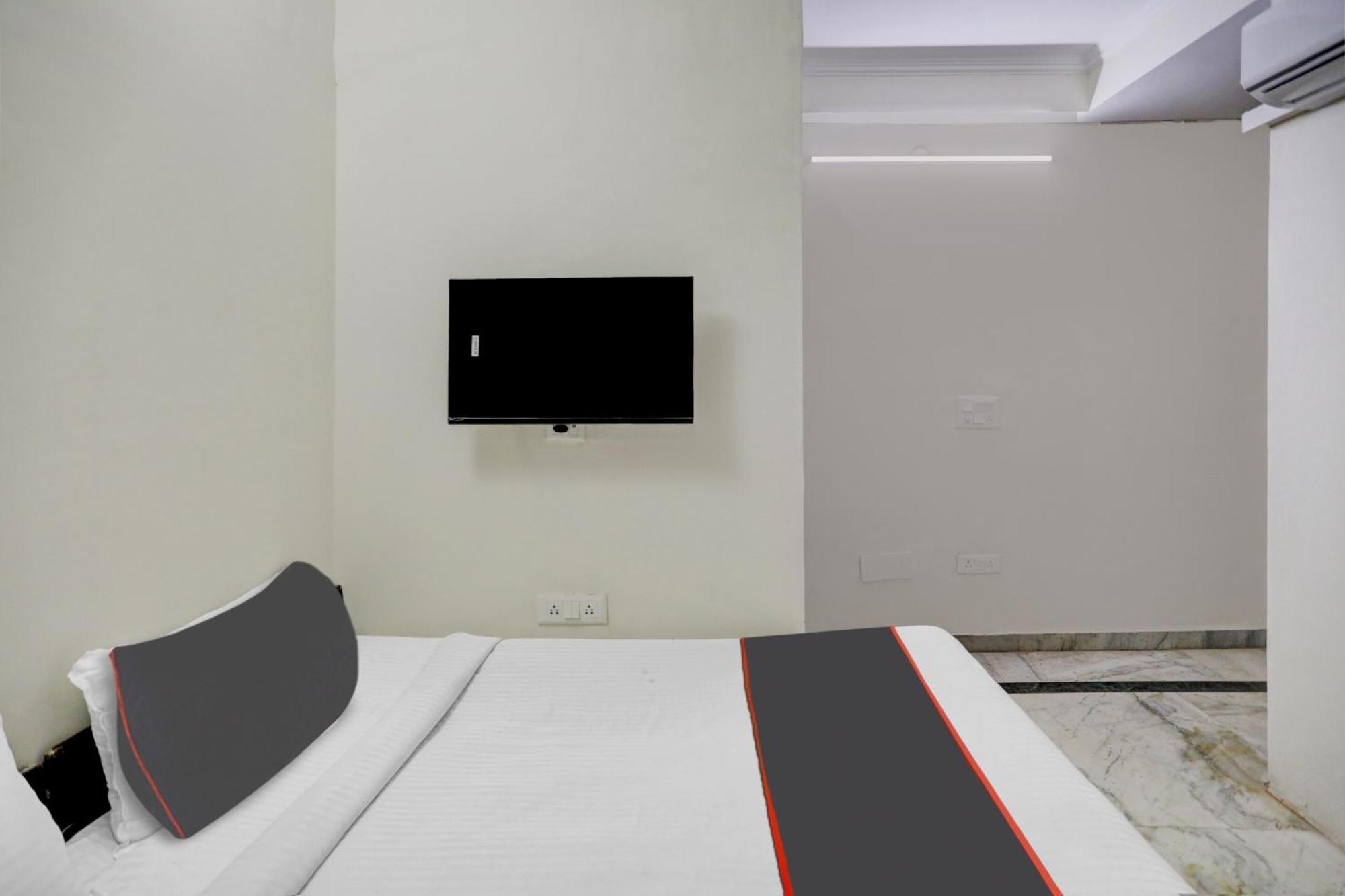 Готель Super Capital O Uk House Residency Ґурґаон Екстер'єр фото