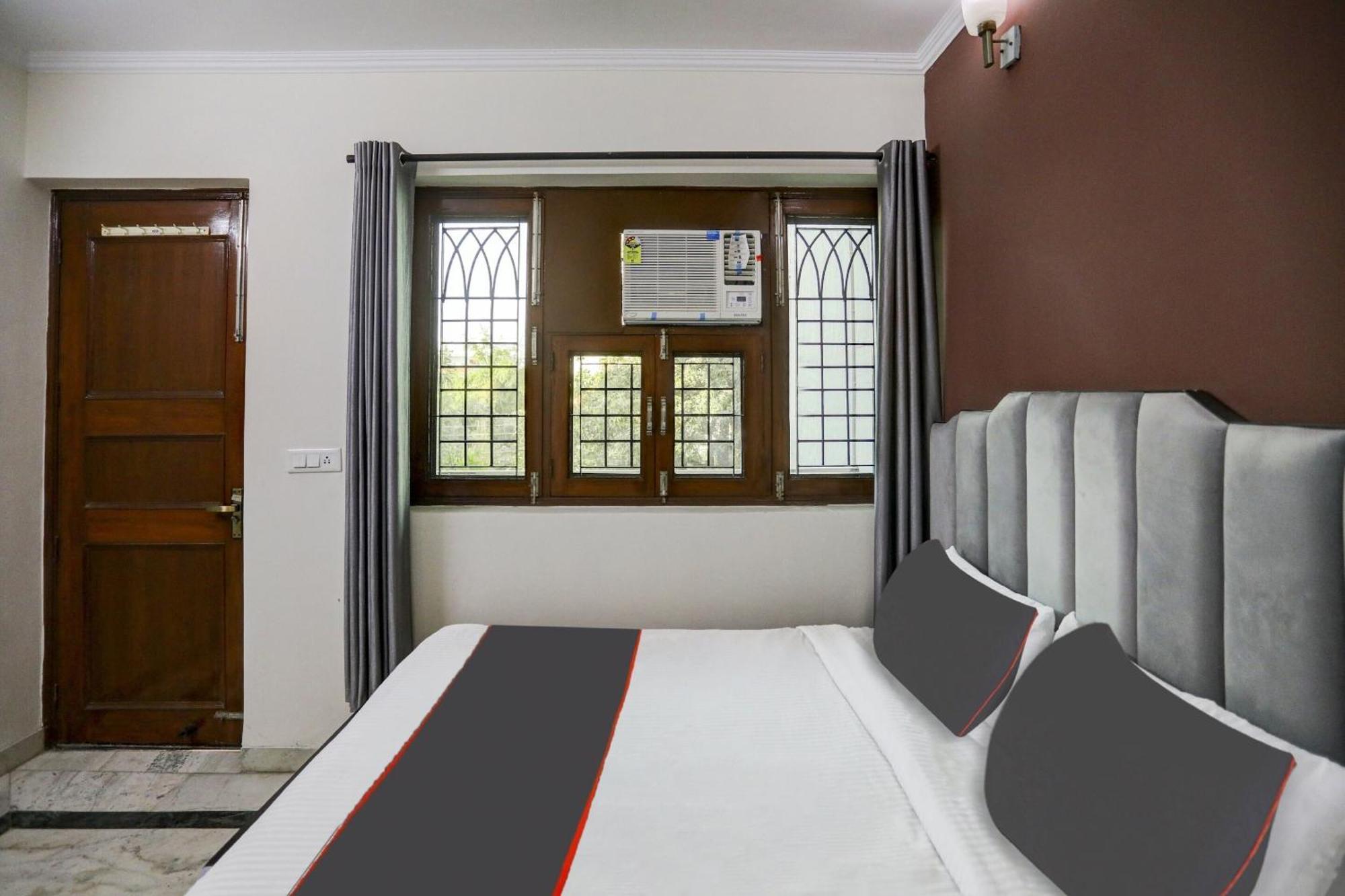 Готель Capital O Uk House Residency Ґурґаон Екстер'єр фото
