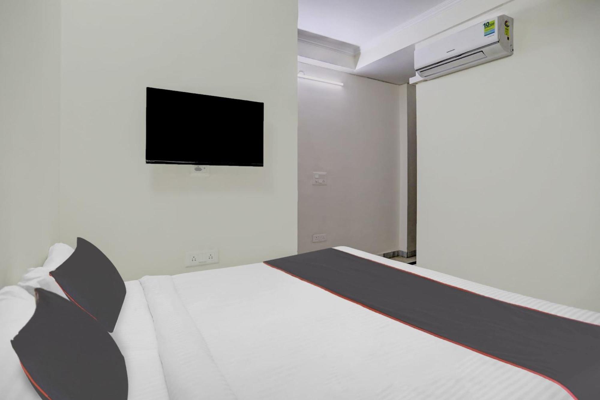 Готель Capital O Uk House Residency Ґурґаон Екстер'єр фото