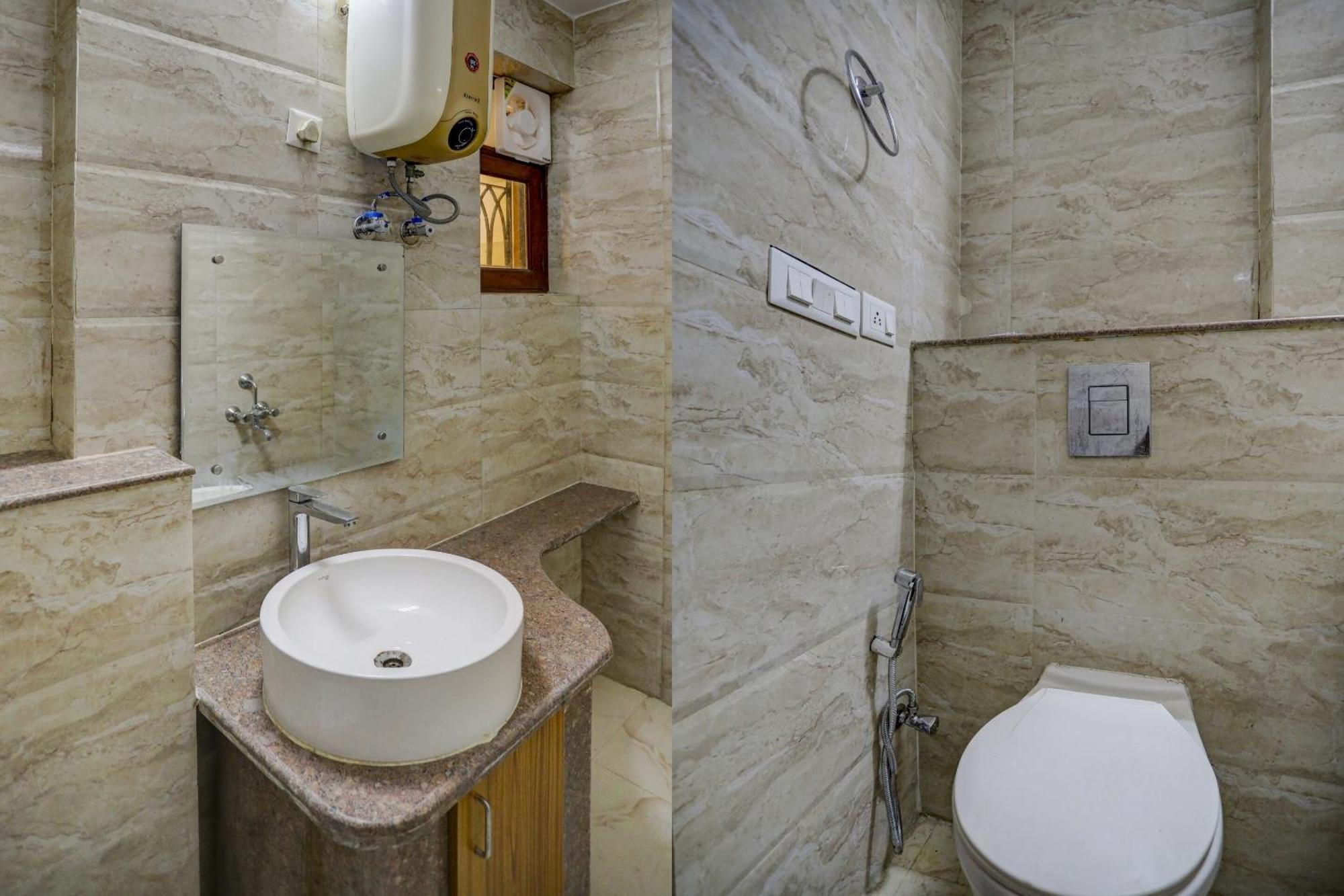 Готель Capital O Uk House Residency Ґурґаон Екстер'єр фото